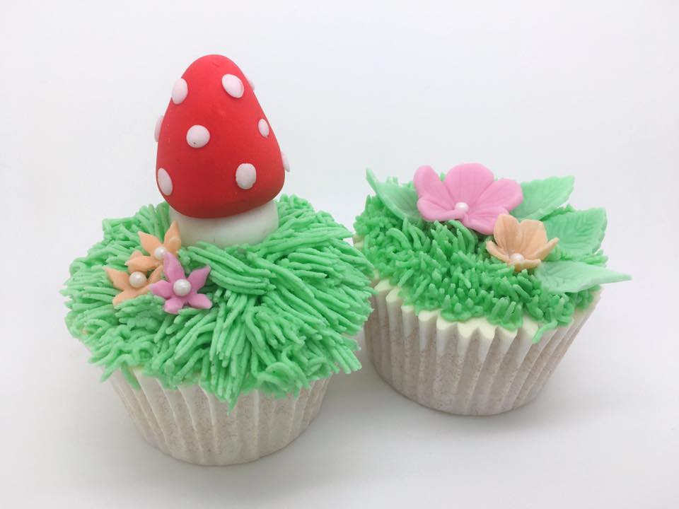 enchanted cupcakes buttercream course toadstool