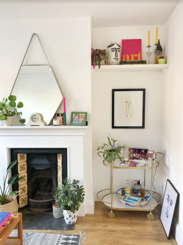 Alcove shelf display - choose the right shelves 