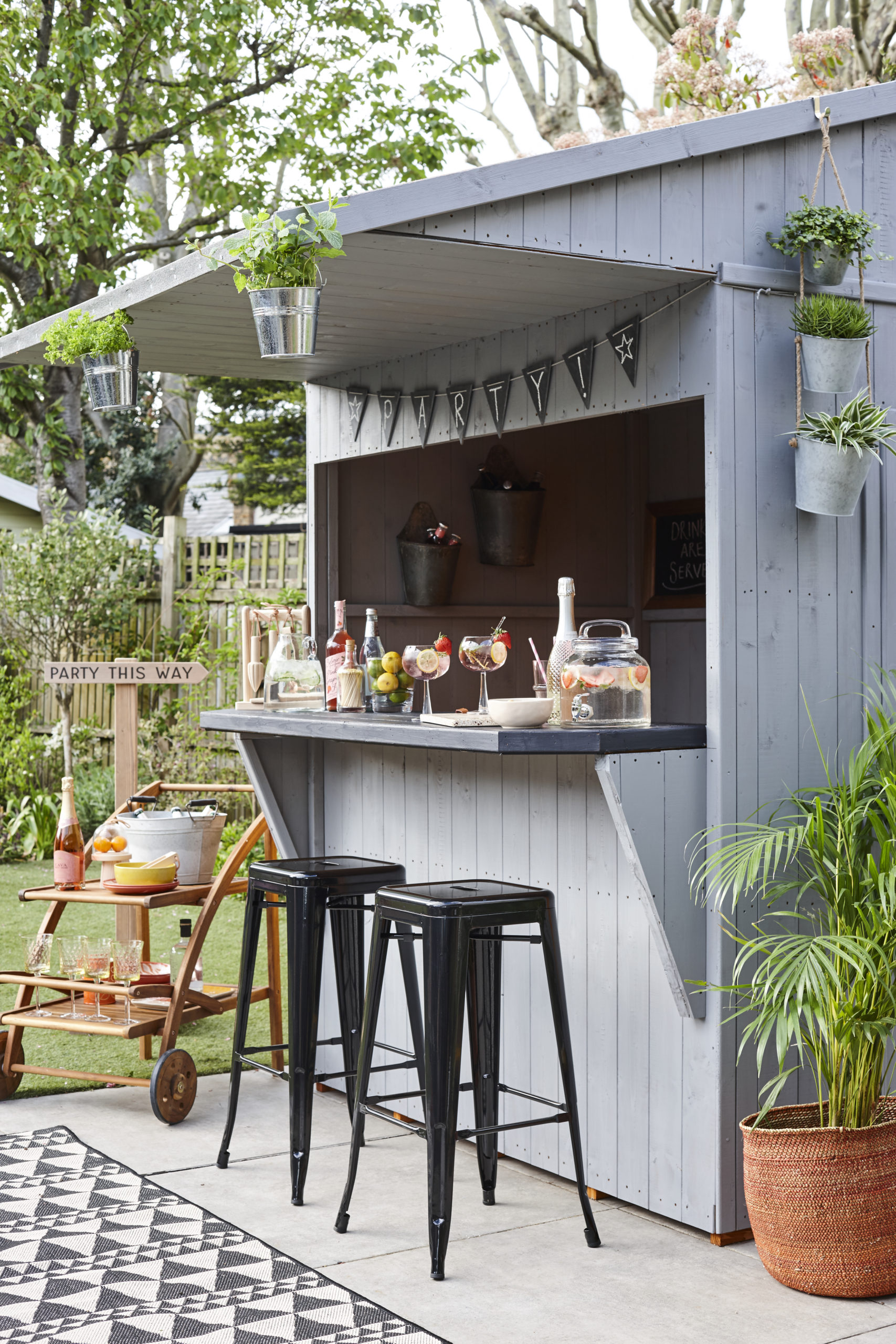 Outdoor bar - Garden ideas