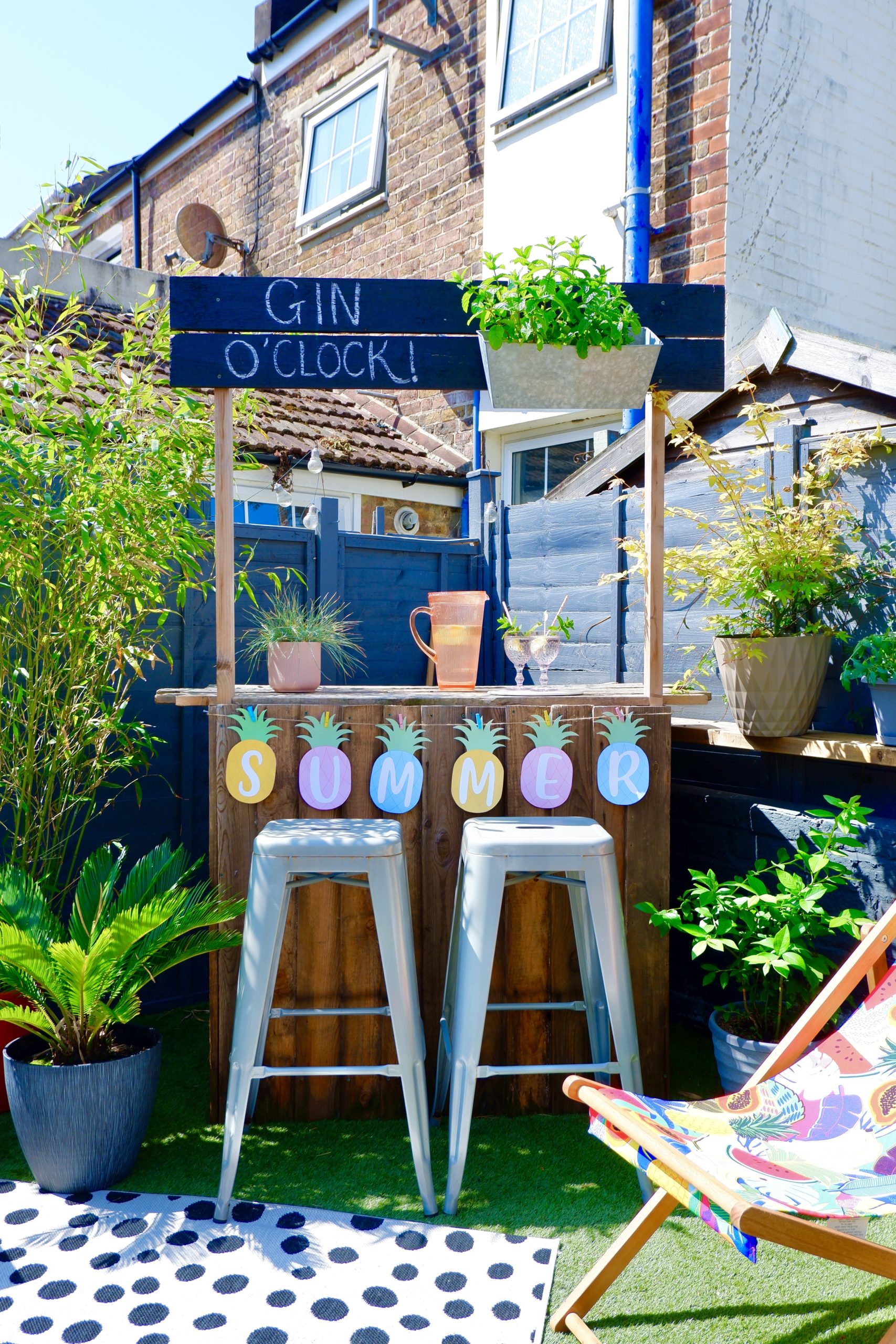 DIY Summer Pineapple bunting